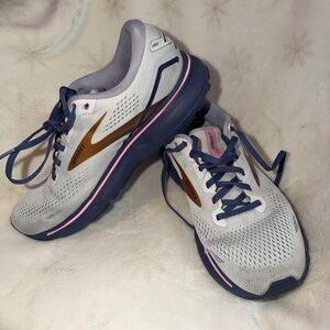 Brooks Women's Sneakers - grey, navy and Pink Ribbon